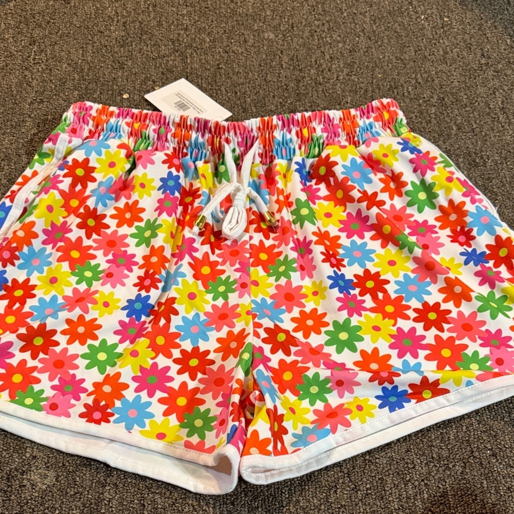 Bright blooms, floral drawstring every day shorts. Jess Lea